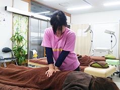 骨盤矯正 施術中の写真